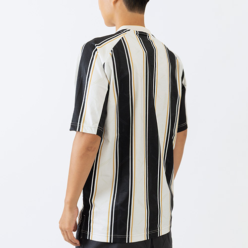 Black Out グラフィック ショートスリーブシャツ