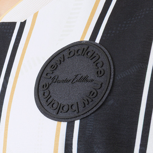 Black Out グラフィック ショートスリーブシャツ