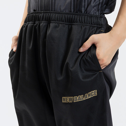 Black Out ストレッチニットパンツ