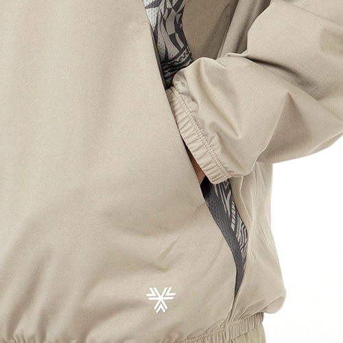 THE THIRD ウォームアップジャケット