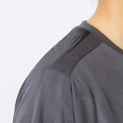 Black Out ジャガードメッシュニットショートスリーブTシャツ