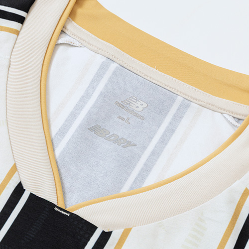 Black Out グラフィック ショートスリーブシャツ