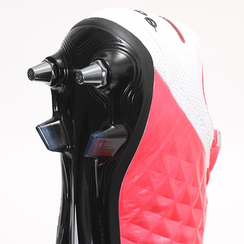 ナイキ レジェンド 8 エリート SG-PRO