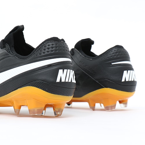 ナイキ レジェンド 8 エリート TC FG