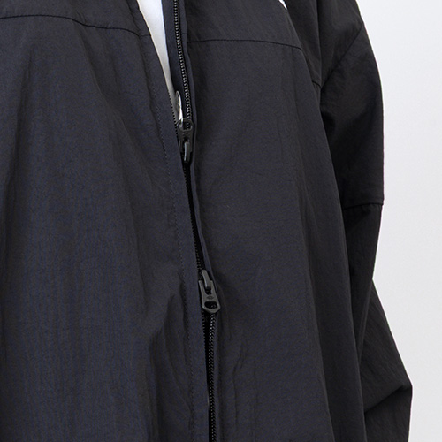 AWAY DAYS ナイロンウーブンジャケット