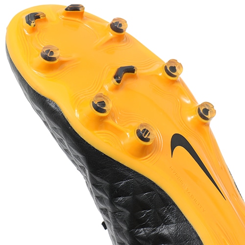 ナイキ レジェンド 8 エリート TC FG