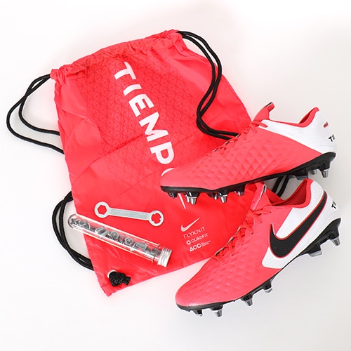 ナイキ レジェンド 8 エリート SG-PRO