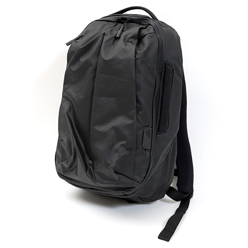 4NWNL バックパック 22L