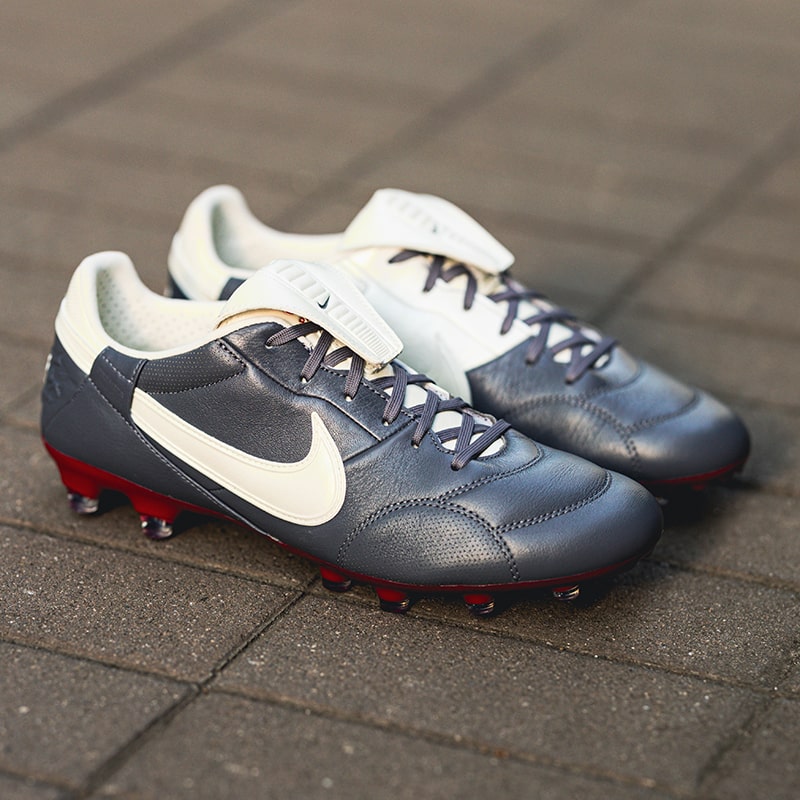 NIKE PREMIER 3